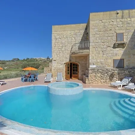 Villa Ta' Gorgun Sleeps 6 Pool Mellieħa