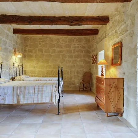 Ta' Gorgun Sleeps 6 Pool Villa *