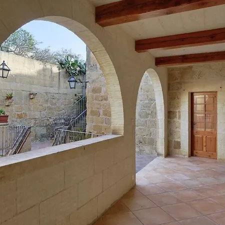 Ta' Gorgun Sleeps 6 Pool Villa Mellieha