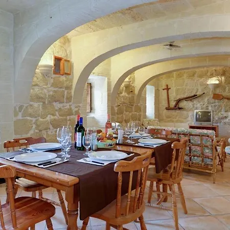 Ta' Gorgun Sleeps 6 Pool